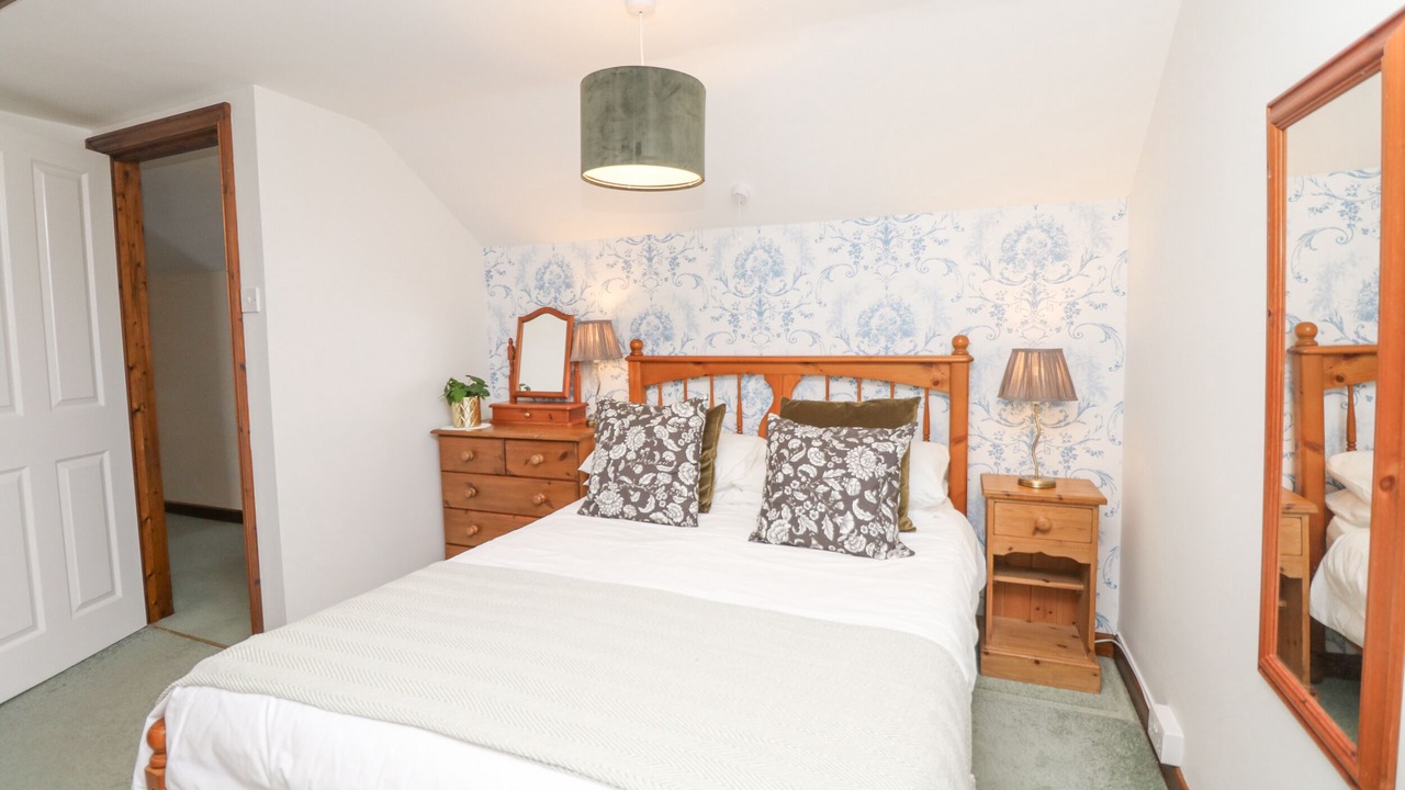 Photo of Others in Hele