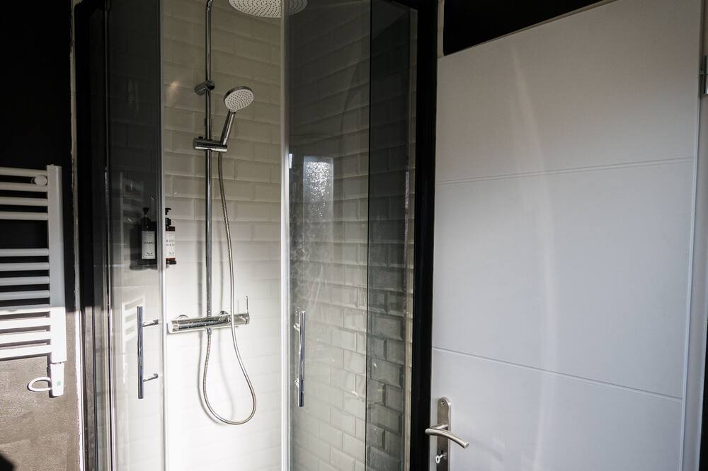 Photo of Bathroom in Aux Marais