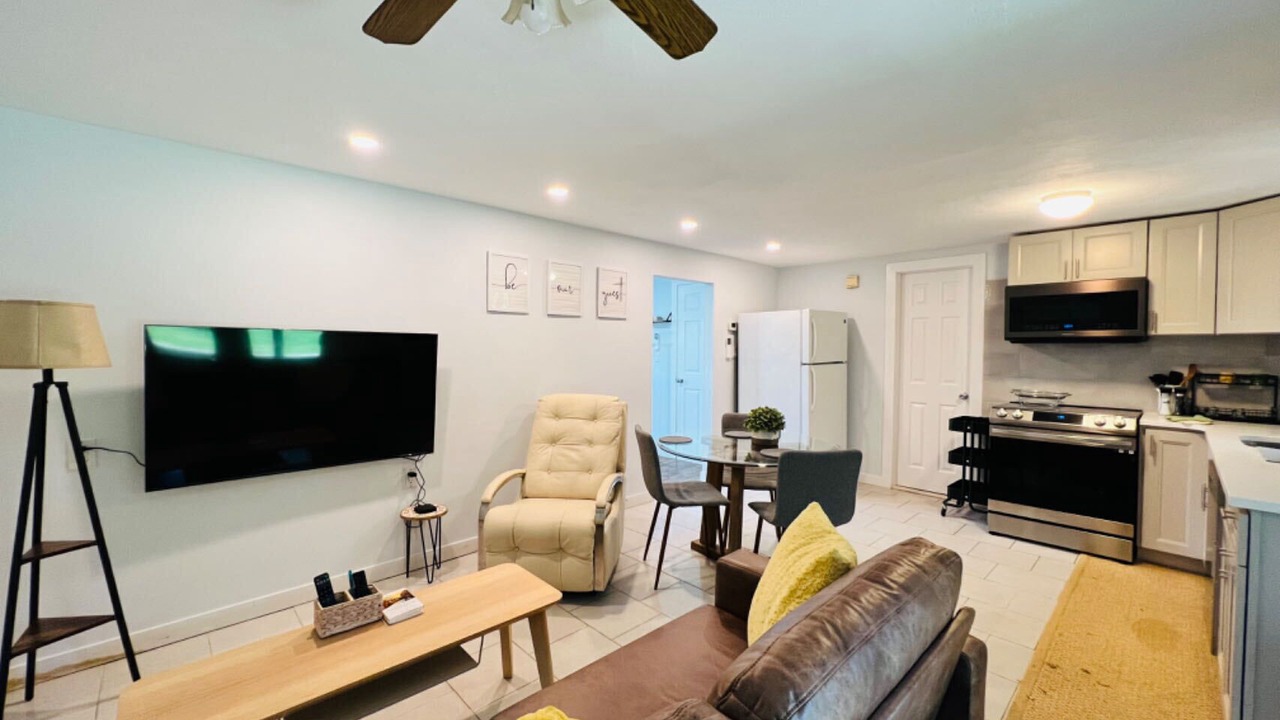 Photo of Livingroom in Glen Cove