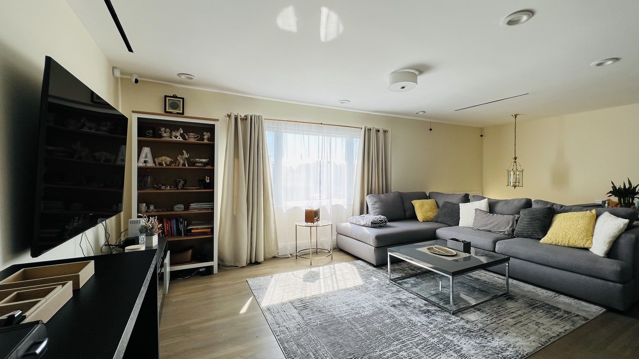 Photo of Livingroom in Glen Cove