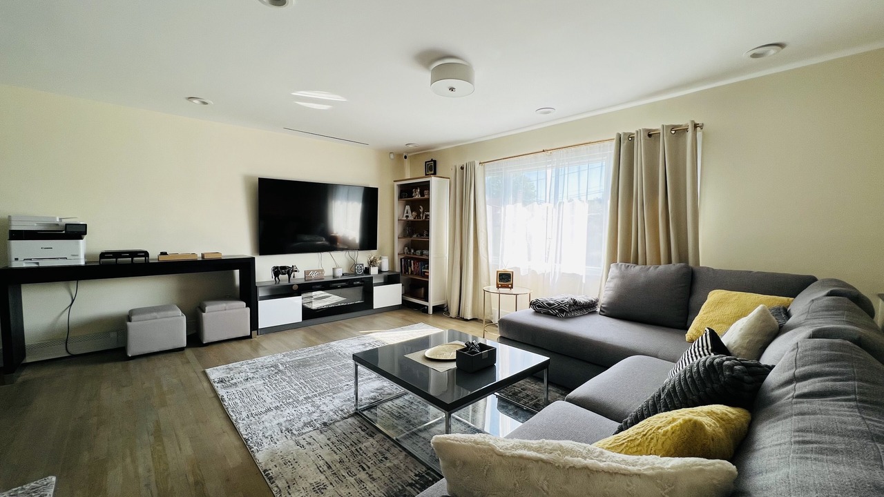 Photo of Livingroom in Glen Cove