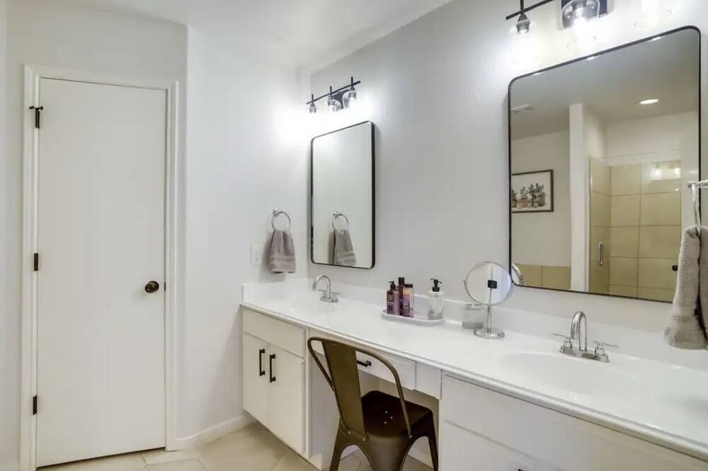 Photo of Bathroom in Rosenberg