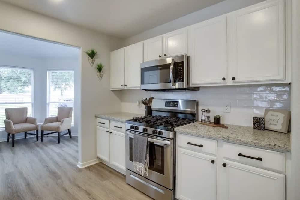 Photo of Kitchen in Rosenberg