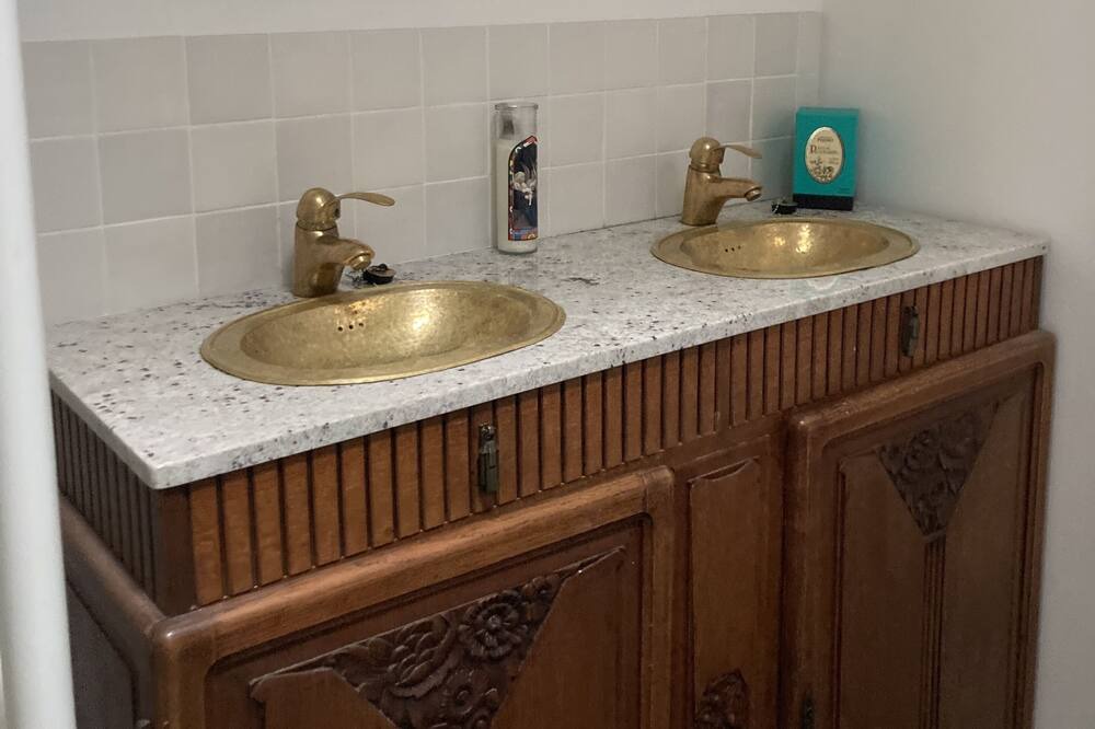 Photo of Bathroom in Bas-Vernet