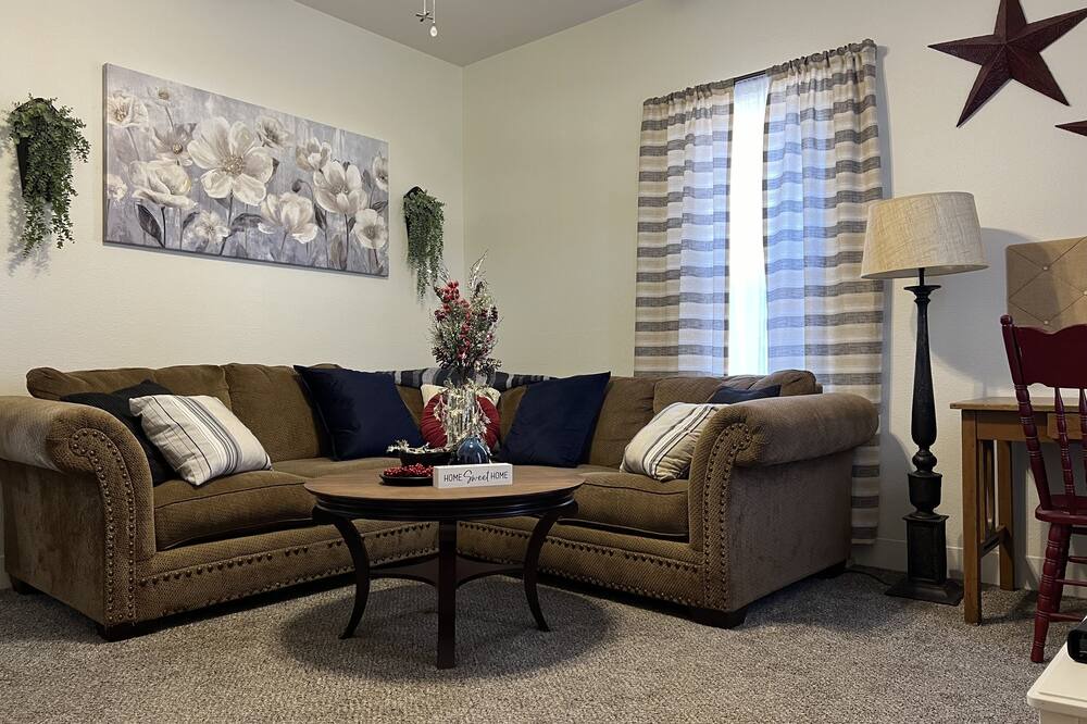 Photo of Livingroom in Neosho