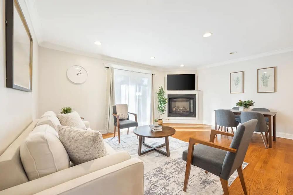 Photo of Livingroom in Arlington Heights