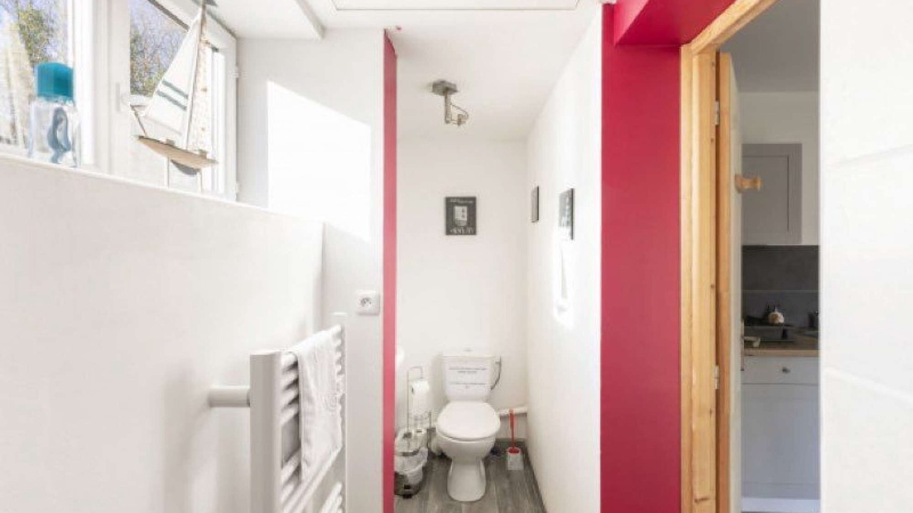 Photo of Bathroom in Commes