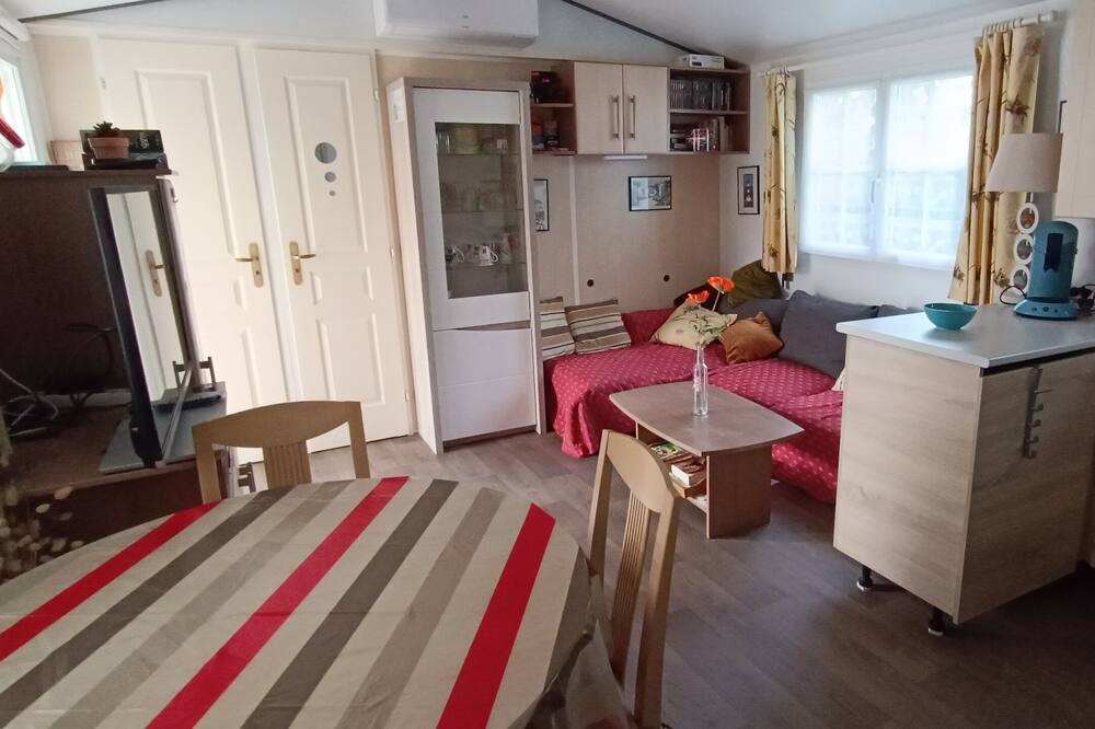 Photo of Kitchen in Sainte-Eulalie-en-Born