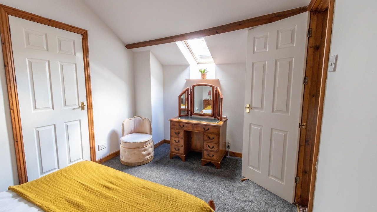 Photo of Others in Hele