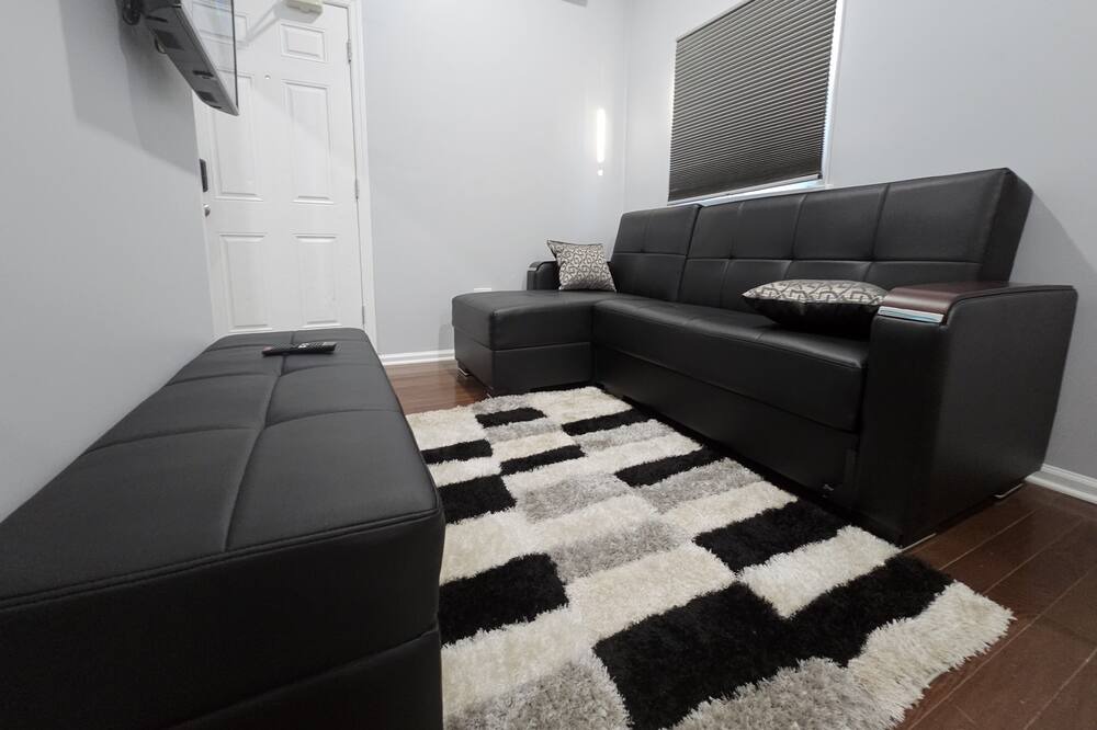 Photo of Livingroom in Hempstead