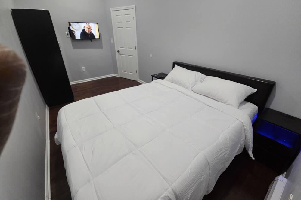 Photo of Bedroom in Hempstead