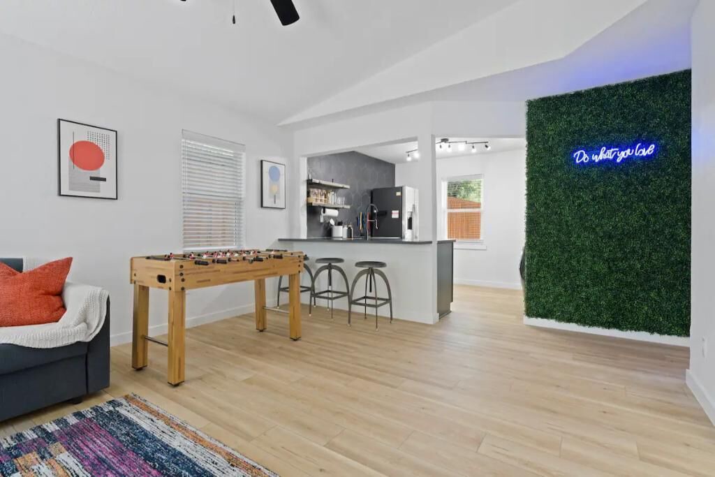 Photo of Livingroom in Quinlan