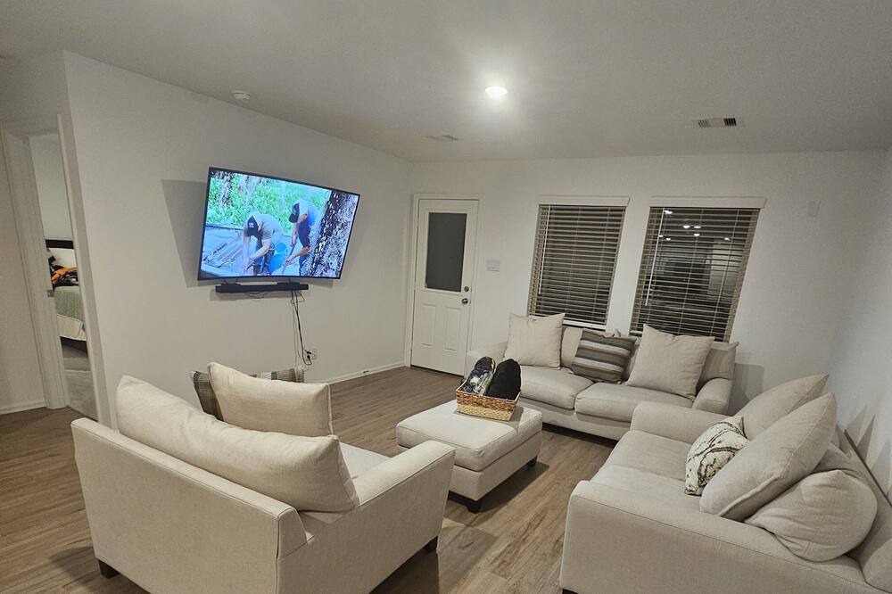 Photo of Livingroom in Tomball