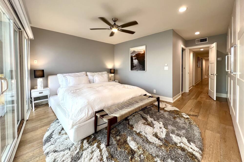 Photo of Bedroom in Eastern Malibu