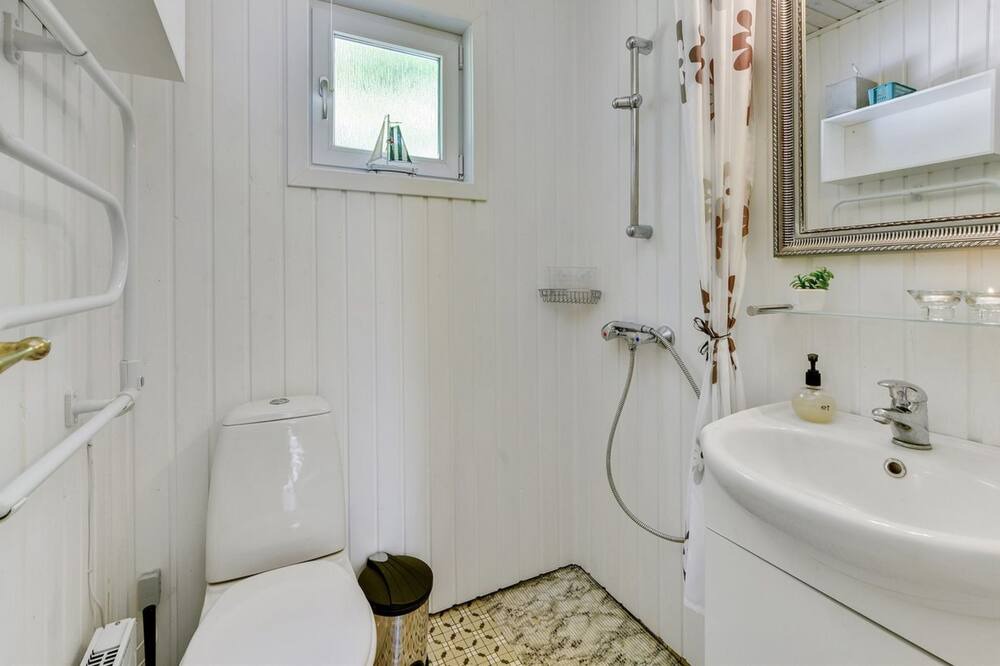 Photo of Bathroom in Erslev