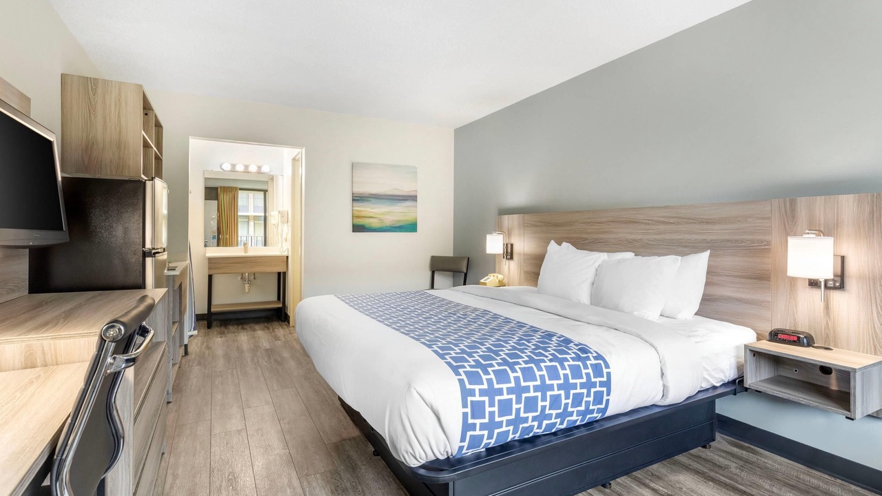 Photo of Bedroom in Tysons