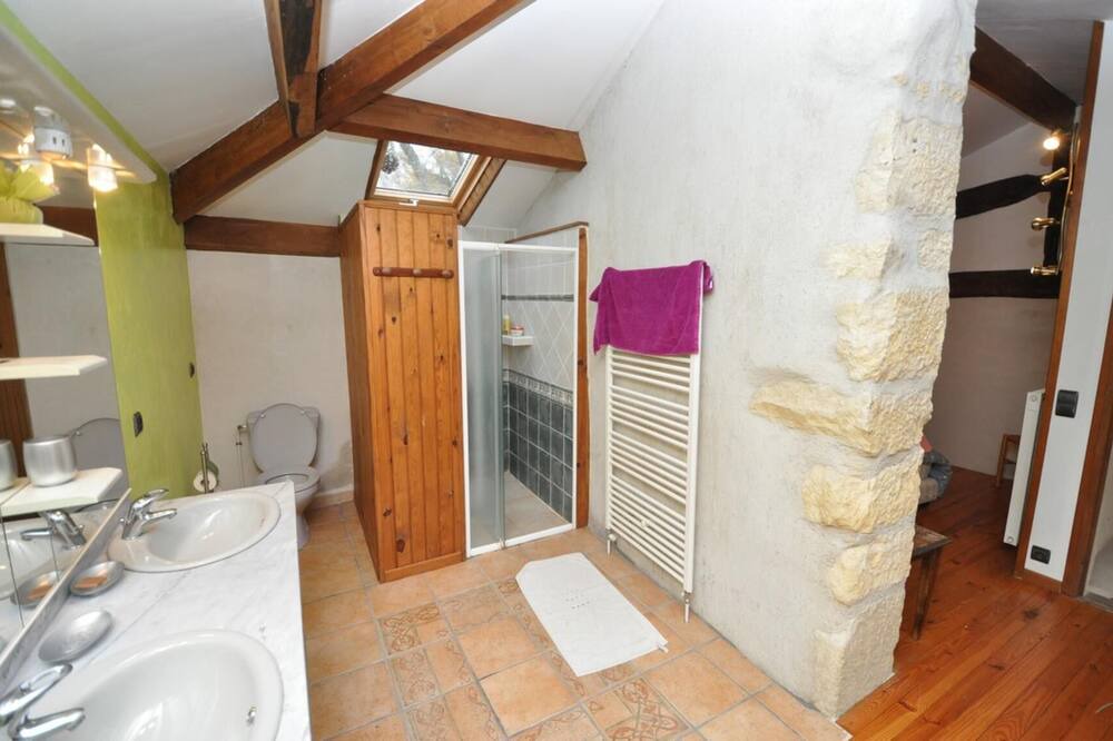 Photo of Bathroom in Cestayrols