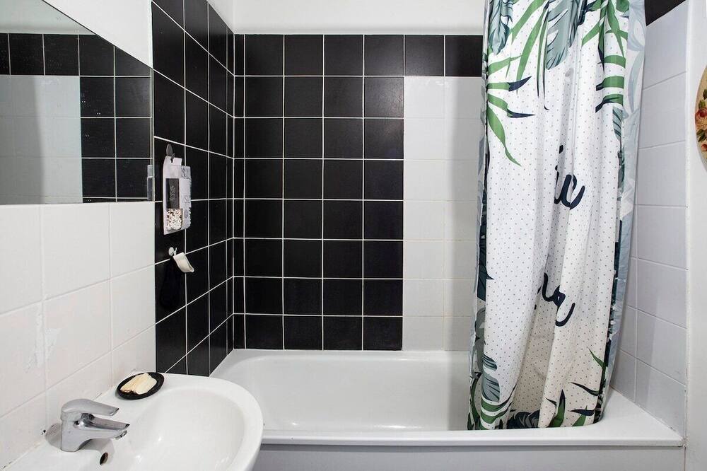 Photo of Bathroom in 19th Arrondissement