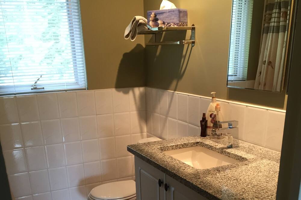 Photo of Bathroom in Cloyne