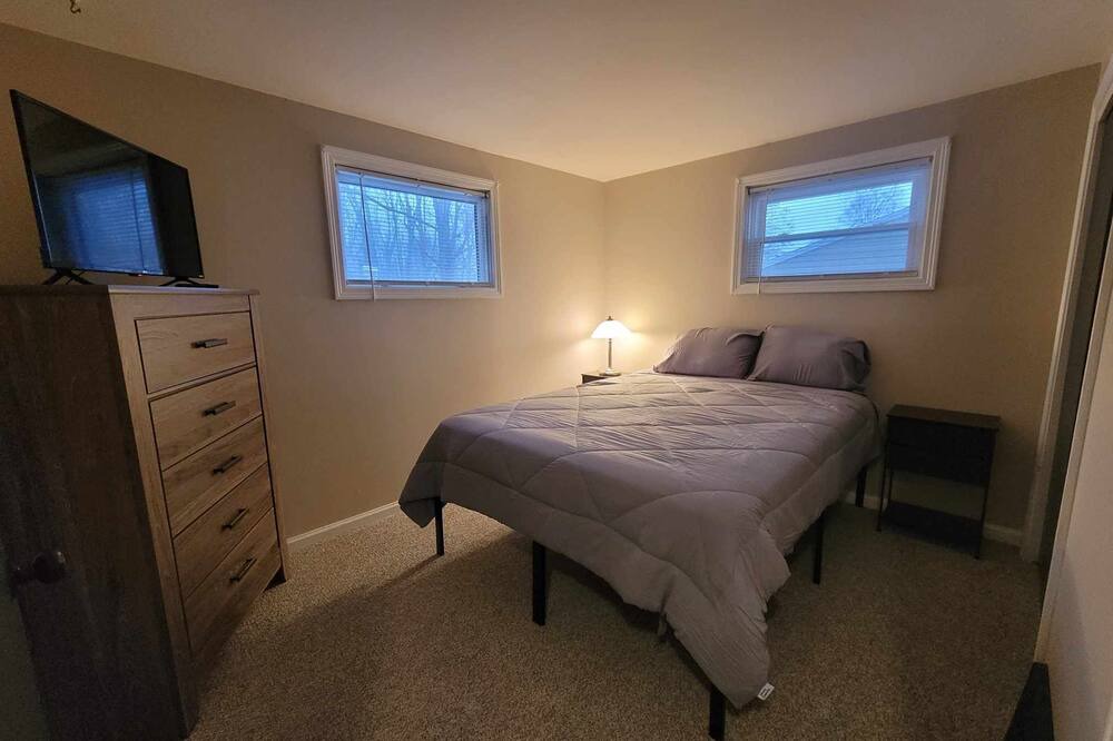 Photo of Bedroom in Lindbergh Lawns