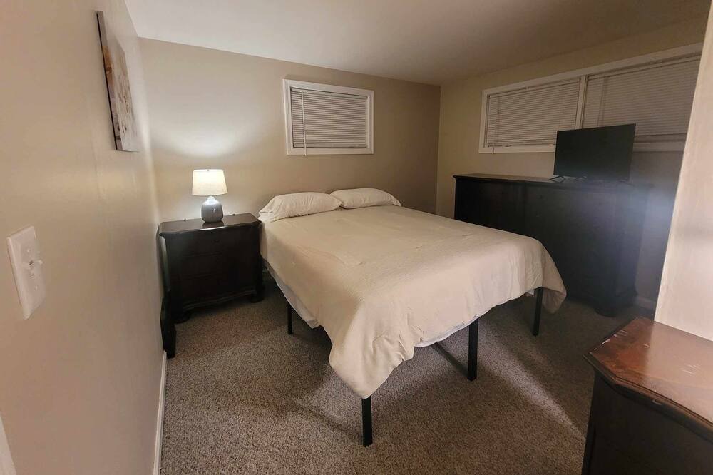 Photo of Bedroom in Lindbergh Lawns