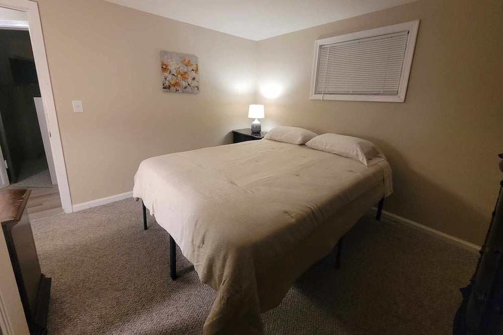 Photo of Bedroom in Lindbergh Lawns