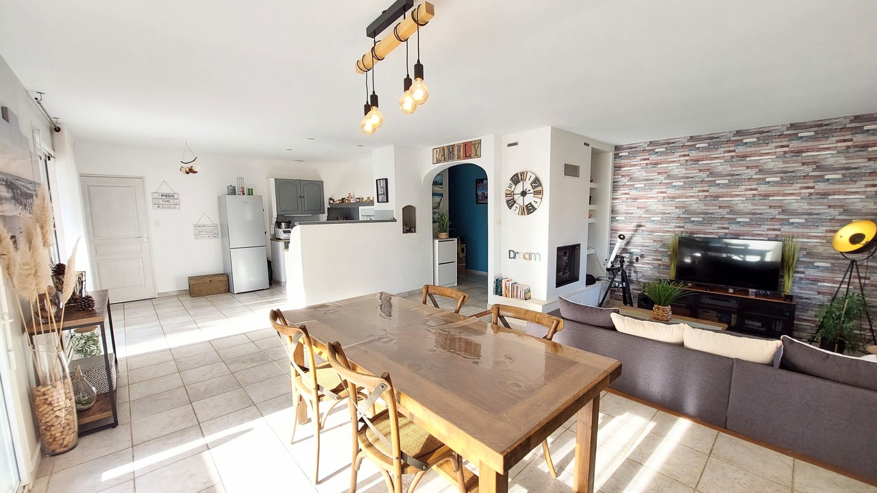 Photo of Others in Villetelle