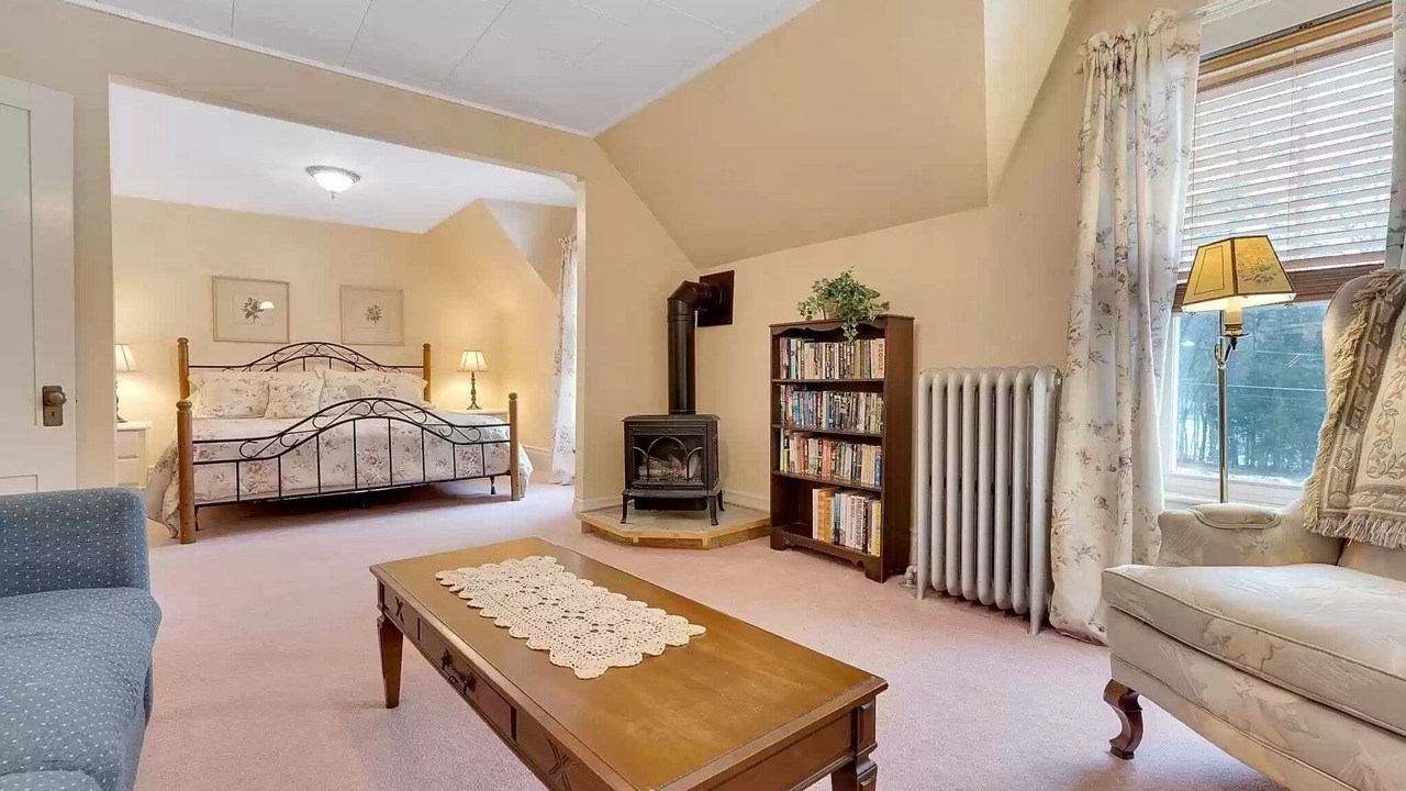 Photo of Livingroom in Harrison