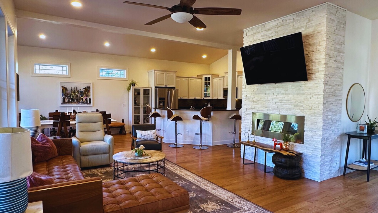 Photo of Livingroom in Whispering Pines