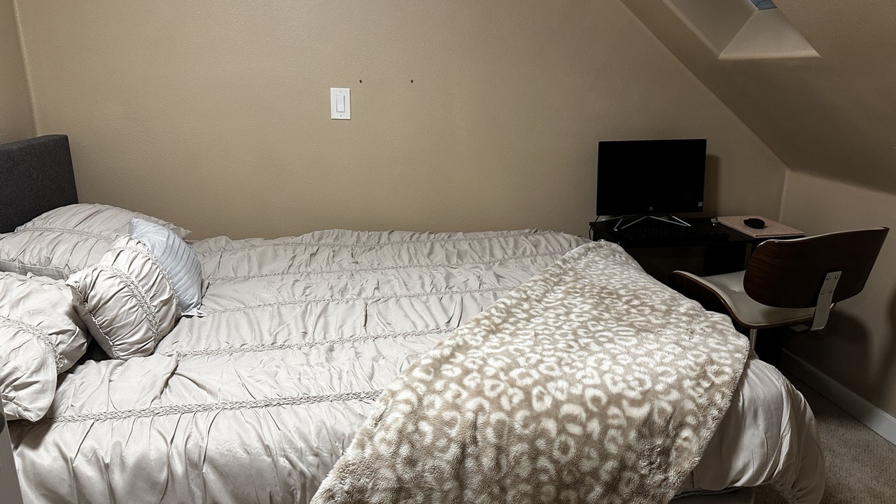 Photo of Others in Mirrormont