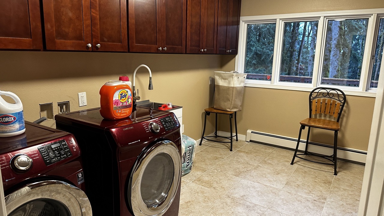 Photo of Others in Mirrormont