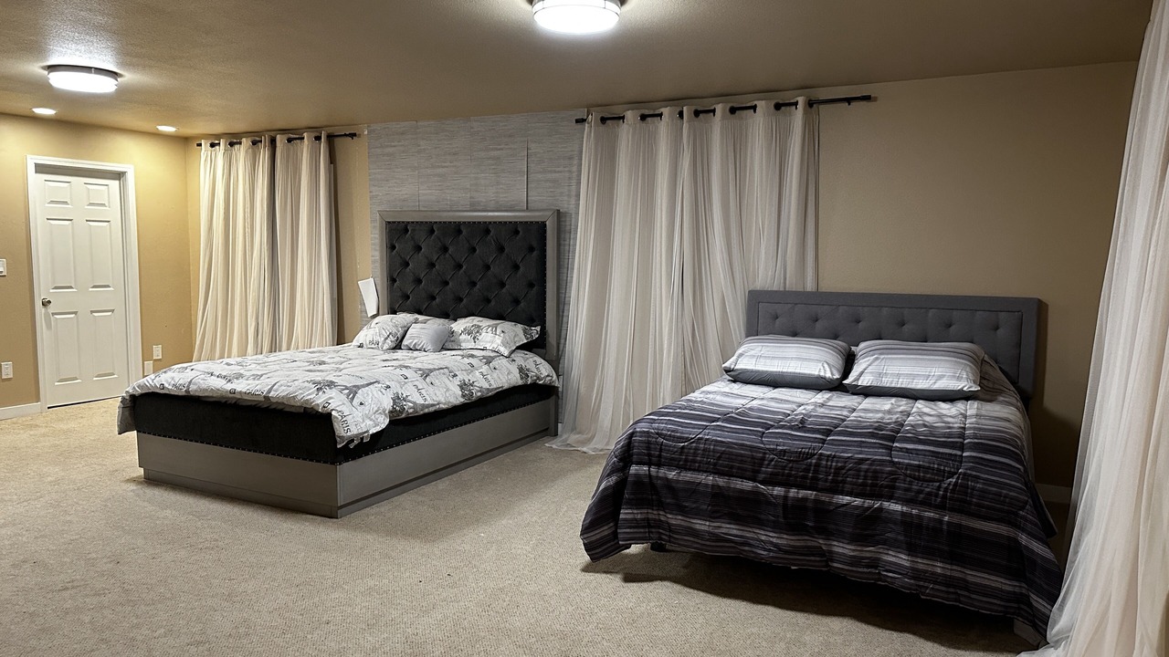 Photo of Others in Mirrormont