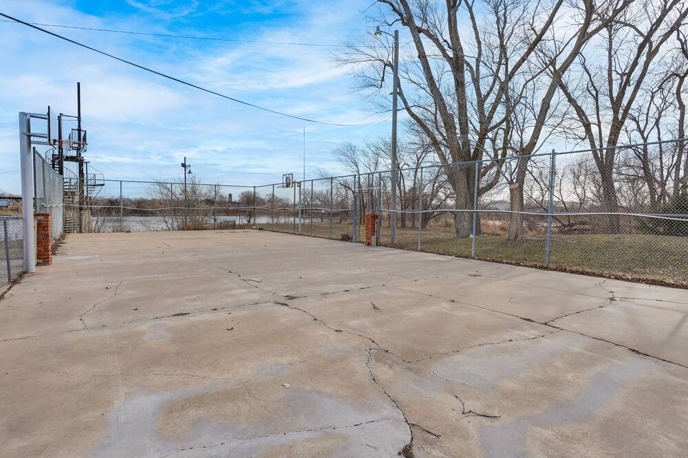 Photo of Outdoor in Hutchinson