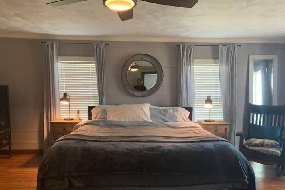 Photo of Bedroom in Irene