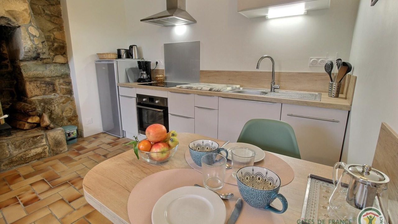 Photo of Kitchen in Plougrescant