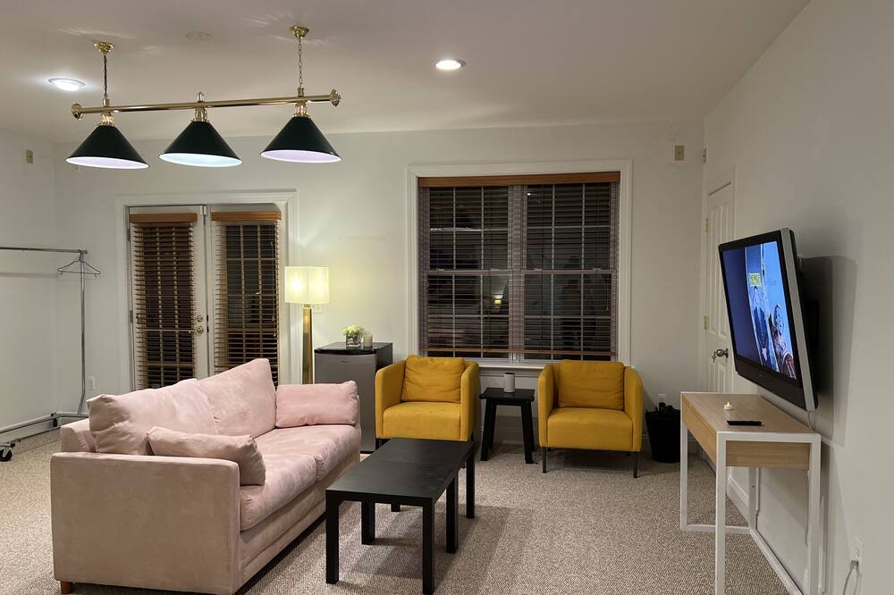 Photo of Livingroom in Dunn Loring