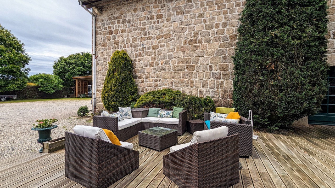 Photo of Patio Balcony in Saint-Romain-Lachalm
