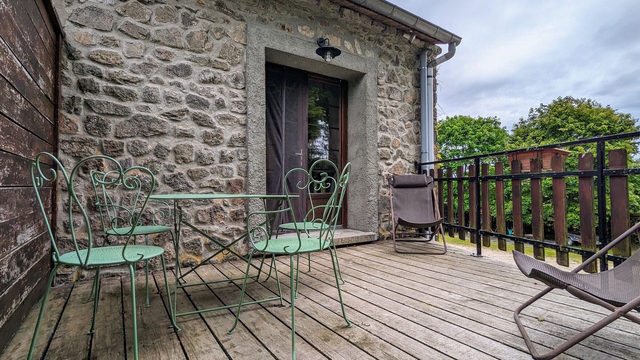 Photo of Patio Balcony in Saint-Romain-Lachalm