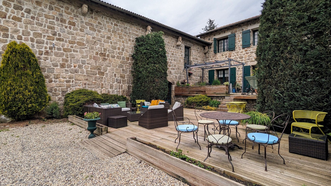 Photo of Patio Balcony in Saint-Romain-Lachalm