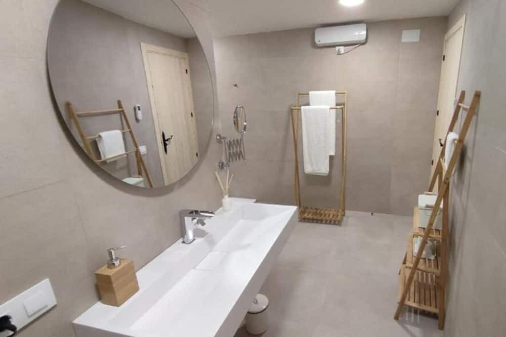 Photo of Bathroom in La Fresneda