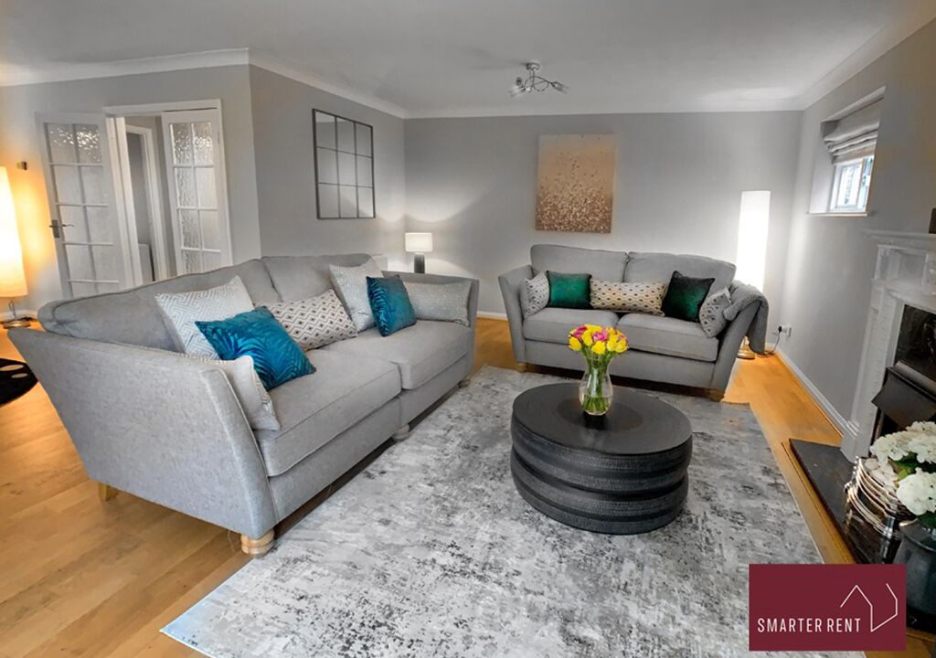 Photo of Livingroom in Elmbridge