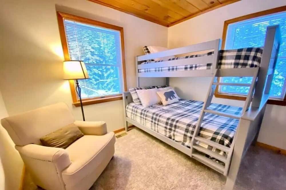 Photo of Bedroom in Sugar Hill