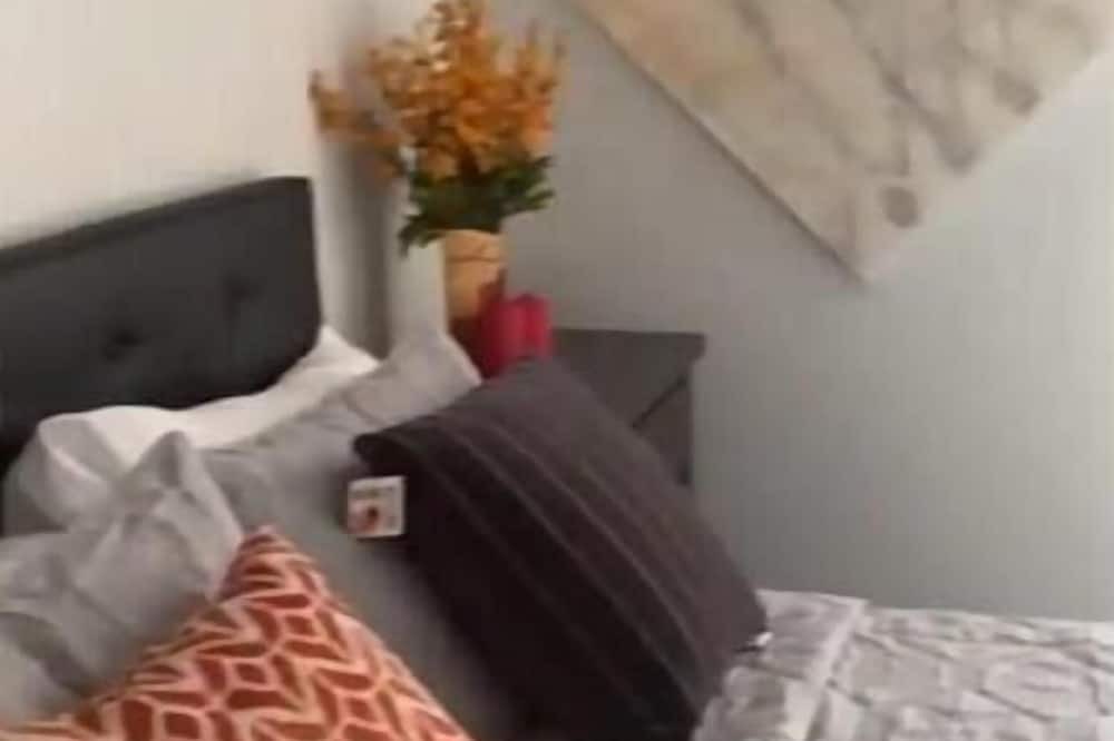 Photo of Bedroom in Locust Grove