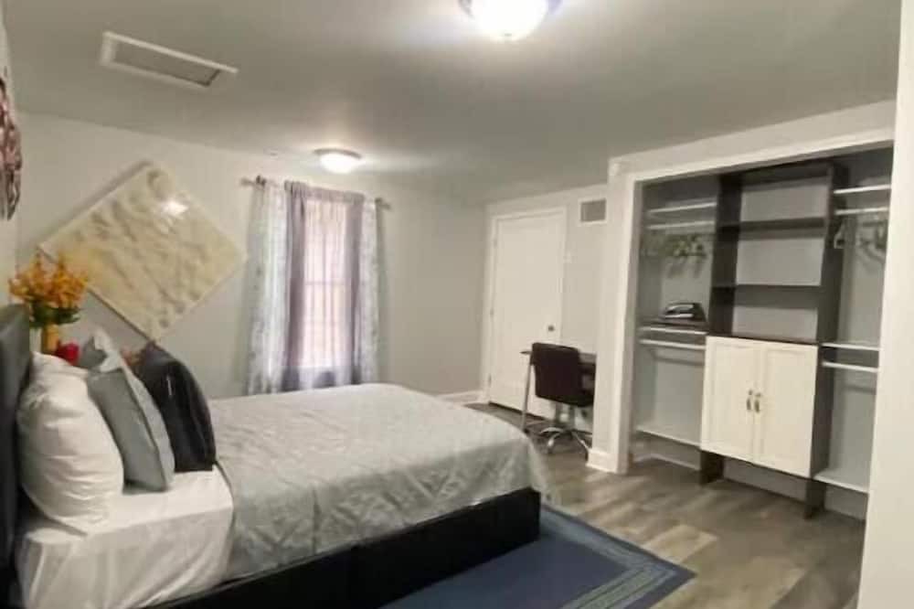 Photo of Bedroom in Locust Grove