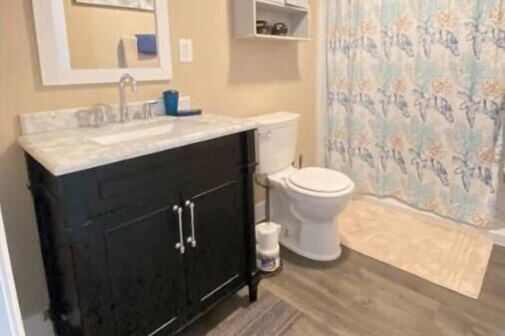 Photo of Bathroom in Locust Grove