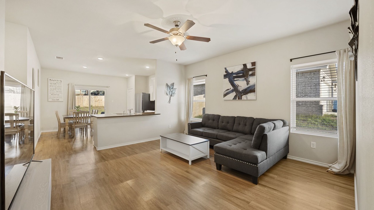 Photo of Livingroom in Lindale