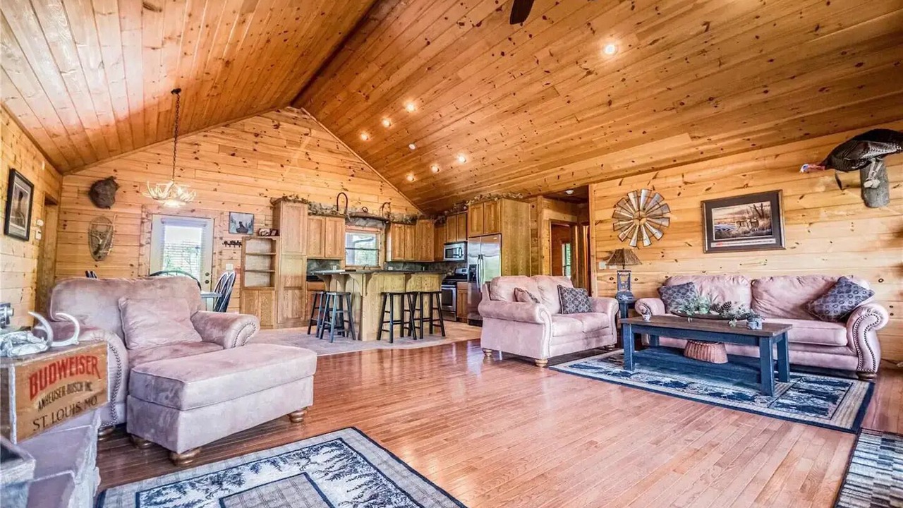 Photo of Livingroom in Doniphan