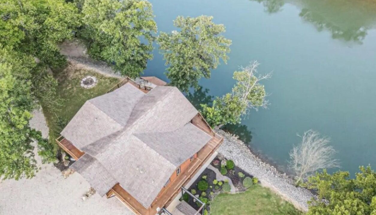 Photo of Others in Doniphan