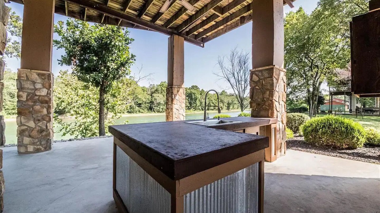 Photo of Patio Balcony in Doniphan