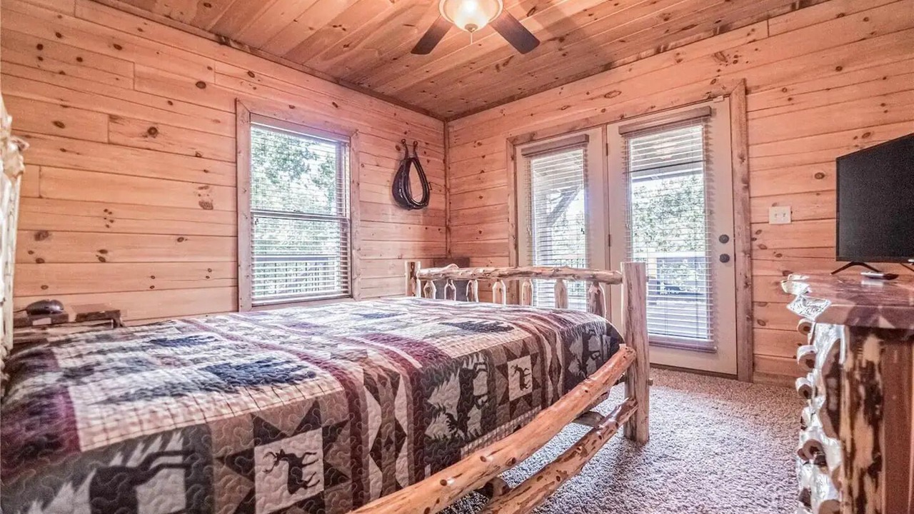 Photo of Others in Doniphan